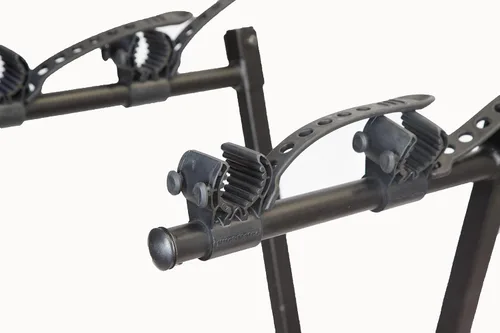 Vista 5 de Heininger Advantage Portabicicletas V-Rack para 2 bicicletas, remolque mientras transportas, cable bloqueable incluido, diseño compacto y plegable