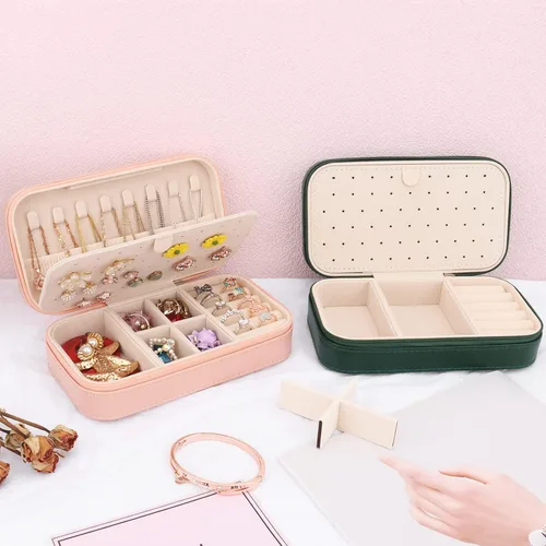 Vista 6 de DesignSter Joyero de viaje, estuche de joyería portátil de piel sintética, cajas de joyería pequeñas para regalos, organizador de joyas de viaje