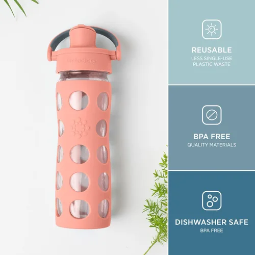 Vista 2 de Lifefactory Botella de agua de vidrio de 16 onzas con tapa abatible activa y funda protectora de silicona, melón Funda protectora de silicona