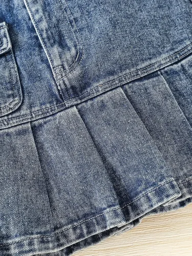 Vista 5 de Verdusa Minifalda plisada de mezclilla con cintura alta y bolsillo frontal para niña