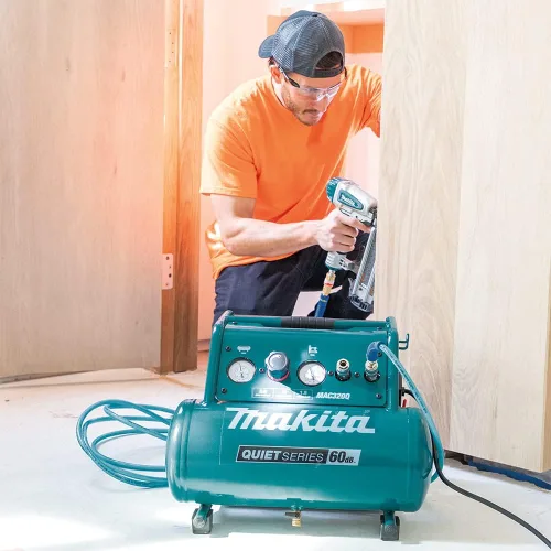 Vista 2 de Makita MAC320Q Quiet Series 1-1/2 HP, Compresor de aire eléctrico, sin aceite, 3 galones