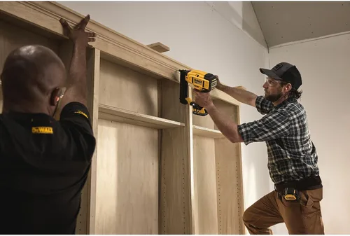 Vista 3 de Dewalt DCN660B Clavadora angular Lithium-Ion 16, sin cable, 20 V max (Herramienta sin batería)