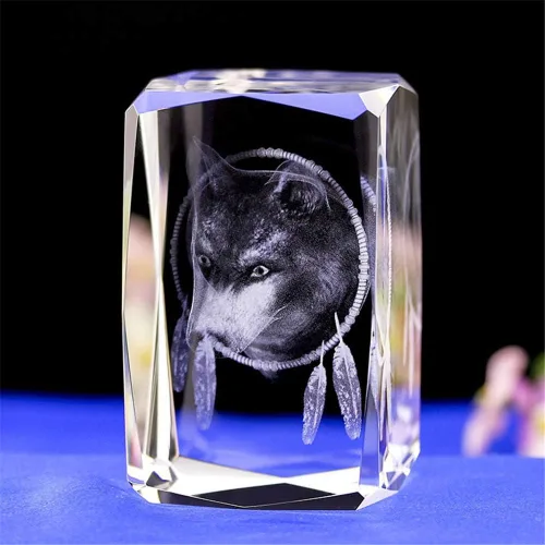 Vista 4 de Figura de lobo de cristal – Cubo de cristal de animal grabado escultura regalos con caja de regalo (1.181 x 1.181 x 1.575 in)