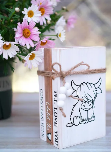 Vista 3 de LIVDUCOT Highland Cow Wood Book Stacks Decor – Letrero decorativo rústico de granja para el hogar, mesa de café, manto, chimenea, estantes – I'll