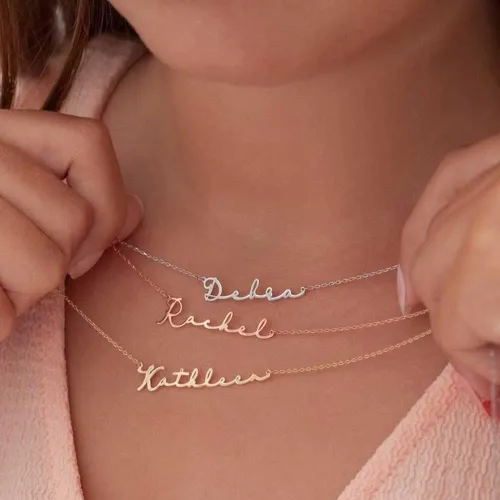 Vista 5 de Collar con 2 nombres en capas personalizable, collar estilo gargantilla de doble cadena chapado en oro de 18 quilates con placa de nombre, collar
