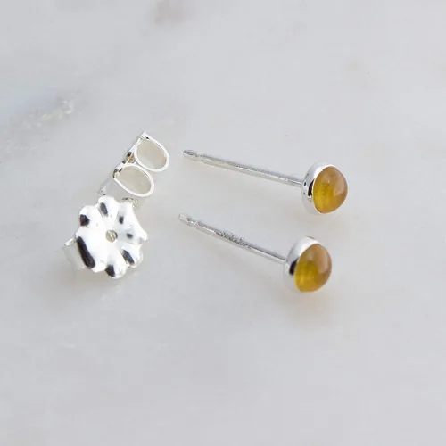Vista 74 de Aretes pequeños de plata de ley para cartílago, tragus, hélix, múltiples piercings hipoalergénicos, piedra natal para mujer, juego de bisel