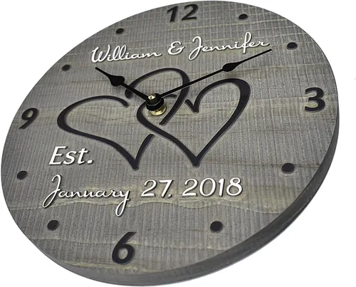 Vista 2 de Reloj de pared de madera personalizado de 11 pulgadas con corazones entrelazados para pareja, madera hecha a mano