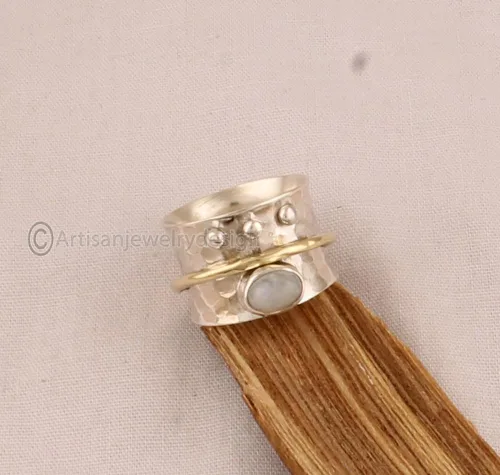 Vista 2 de Rainbow Moonstone Silver Ring, Statement Silver Ring Handmade Spinner Ring, Fidget Spinner Ring, Spinner Ring Women, Simple Elegant Silver Ring