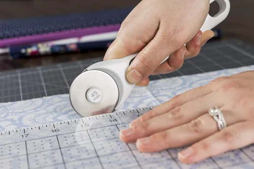 Vista 3 de Cricut Alfombrilla de corte autorreparable – Alfombrilla para uso con cuchillo TrueControl, cortador giratorio, cuchillo de manualidades, cuchillo
