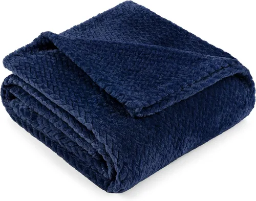 Vista 36 de PAVILIA - Manta de forro polar suave y sólida de color negro para sofá, mantas ligeras y mullidas y cálidas para cama, manta de franela mullida