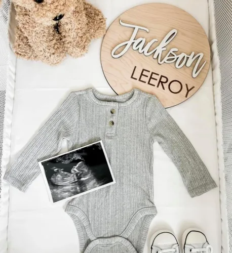 Vista 2 de Disco de anuncio de nombre de bebé, letrero personalizado para accesorios de fotos, letrero de nombre de hospital, regalo de baby shower