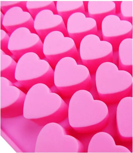 Vista 4 de Mini moldes de silicona con forma de corazón de 55 cavidades para hornear, molde de chocolate con forma de corazón, moldes de caramelo de San