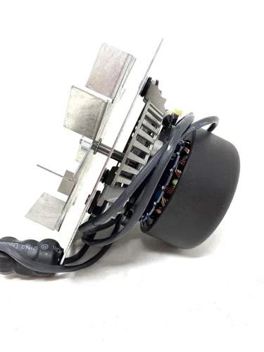 Vista 2 de Motor de soplador de combustión Quadra-Fire para Monte Vernon AE (SRV7000-588M) Genuine OEM combustion blower motor, part SRV7000-588M, for the