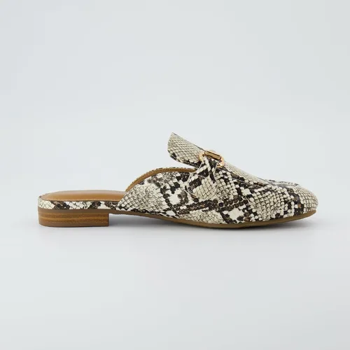 Vista 4 de CUSHIONAIRE Women's Yates Buckle Slip On Mule +Memory Foam, Wide Widths Available