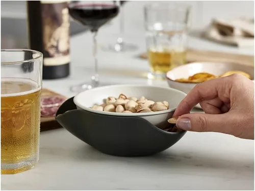 Vista 3 de Joseph Joseph Cuenco doble para servir pistacho y aperitivos con compartimento para desechos de alimentos, sin BPA, color gris