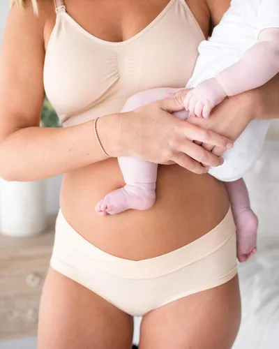 Vista 3 de Kindred Bravely Ropa interior de maternidad hipster para mujer y ropa interior posparto, paquete de 2