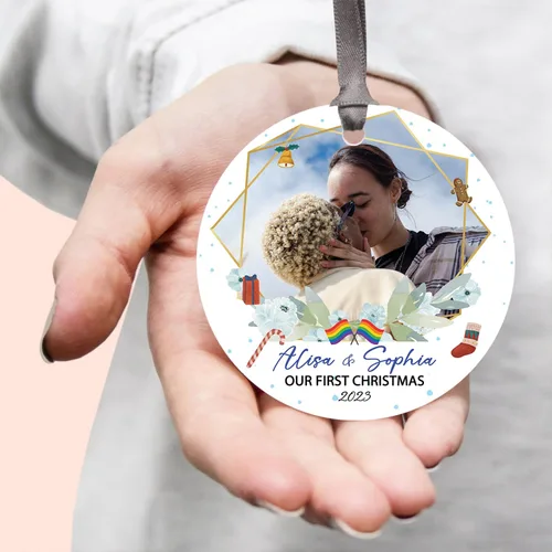 Vista 6 de Nombres de fotos personalizados, regalo de adorno de lesbianas gay, foto personalizada para parejas LGBT Gay Lesbianas Orgullo Arco Iris Ornamento