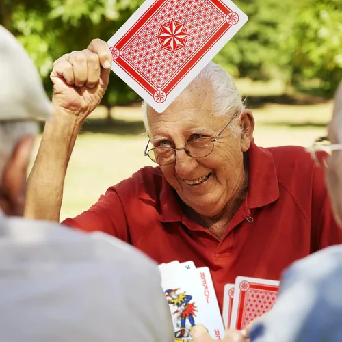 Vista 7 de GSE Games & Sports Expert Naipes jumbo, cartas grandes de gran tamaño, póker enorme para adultos, personas mayores, decoraciones de fiesta de casino