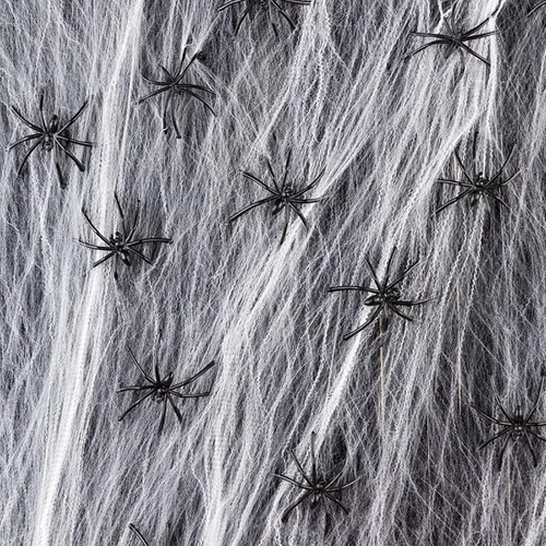 Vista 3 de BAINFE 100 arañas de plástico realistas de Halloween, arañas falsas negras, pequeños juguetes de araña para broma casa embrujada, suministros