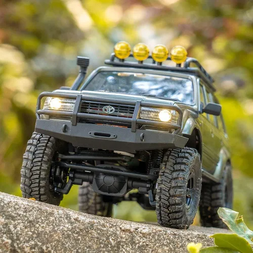 Vista 5 de Fms FCX18S 1/18 Land Cruiser LC80 S RC Rock Crawler Scale Katana Toyota RC Car 2.4Ghz 4WD Off-Road Impermeable RC Truck Vehículo RTR All Terrains