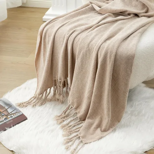 Vista 8 de BATTILO HOME Manta de Chenille Beige para Sofá, Manta Decorativa con Flecos Aterciopelados Color Caqui Tostado para Sofá Decoración del Hogar