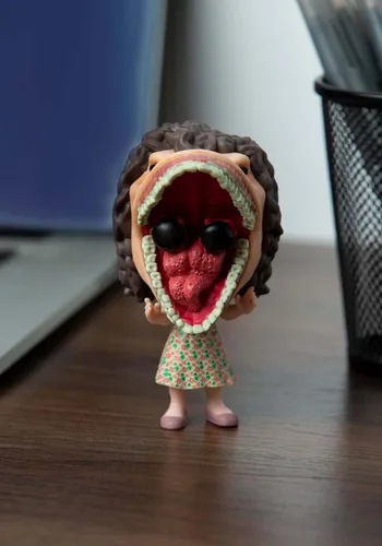 Vista 2 de Funko Películas POP: Beetlejuice- Barbara Transformed, Multicolor, 3.75 pulgadas