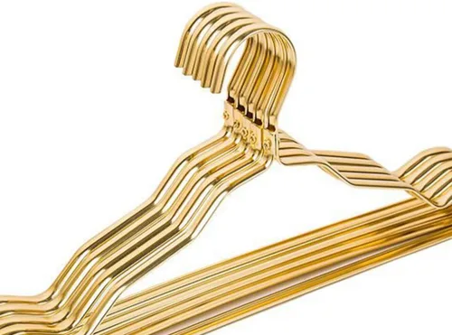 Vista 6 de LIFKOME Perchas para abrigos, paquete de 100 perchas de alambre de metal resistente con sin ranuras, perchas estándar para trajes, ahorro
