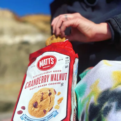 Vista 48 de Matt's Bakery Galletas con chispas de chocolate, horneadas suaves, sin OMG, ingredientes totalmente naturales; 4 bolsas (10.5 onzas cada una)