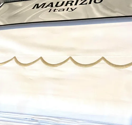 Vista 4 de Maurizio Italy - Juego de sábanas de 4 piezas, 100% algodón, color blanco brillante, con ondas bordadas elevadas cerca del dobladillo