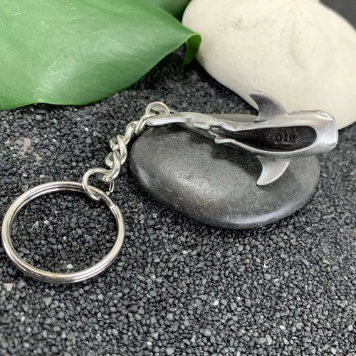 Vista 5 de Llavero de tiburón ballena para hombres y mujeres, llavero de tiburón ballena, regalos para amantes de los tiburones, llavero de peltre realista