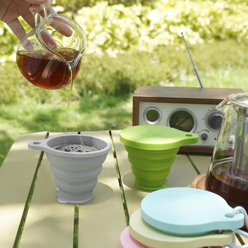 Vista 3 de IYYI Taza plegable para viajar, taza plegable de silicona, taza de camping con tapa, taza plegable para camping, senderismo, al aire libre, viajes