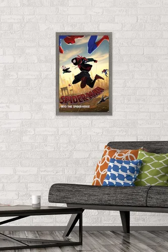 Vista 2 de Trends International Marvel MCU - Póster de pared de buceo, Spider-Man - Into The Spider-Verse - 14.725 x 22.375 pulgadas, versión enmarcada