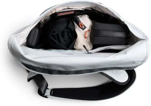 Vista 2 de Bellroy Venture Messenger 14" (bolsa de viaje para bicicleta con almacenamiento para laptop y correa cómoda)