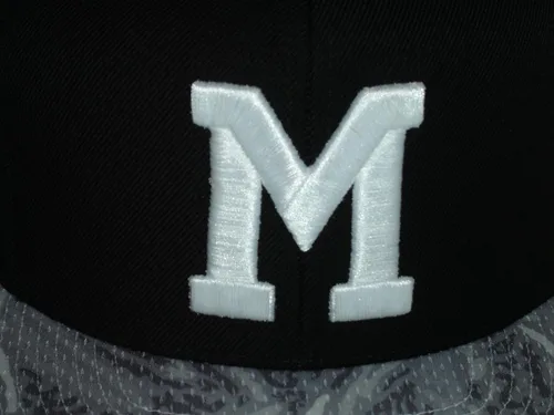 Vista 2 de Mitchell & Ness NHL Montreal Maroons - Pincel de pintura (2 tonos), gorra Snapback, Negro