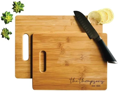 Vista 6 de Tabla de cortar de bambú personalizada, decoración de cocina rústica hecha a mano, alternativa de bloque de carnicero grande y duradera con grabado