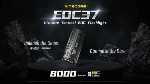 Vista 2 de Nitecore EDC37 Linterna de 8000 lúmenes de forma plana, carga rápida USB-C con pantalla OLED digital y pegatina de bloqueo de seguridad