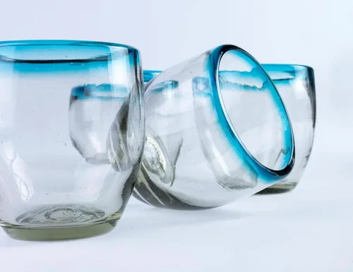 Vista 5 de Vasos mexicanos soplados a mano de 9 oz para beber - Juego de 6, 9 onzas líquidas cada uno, borde aguamarina