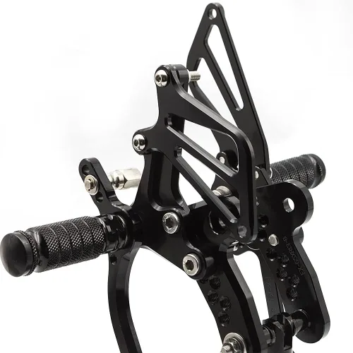 Vista 3 de CNC GSX1300R 99-03 Juego de clavijas traseras para motocicleta, reposapiés ajustable pedal de cambio de freno compatible con GSXR1300 GSX1300R Negro
