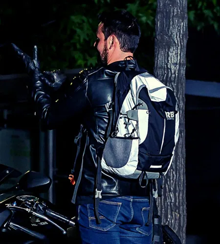 Vista 2 de Mochila reflectante RIDERBA Mochilas que te mantienen seguro día y noche Alta visibilidad viajeros motocicleta