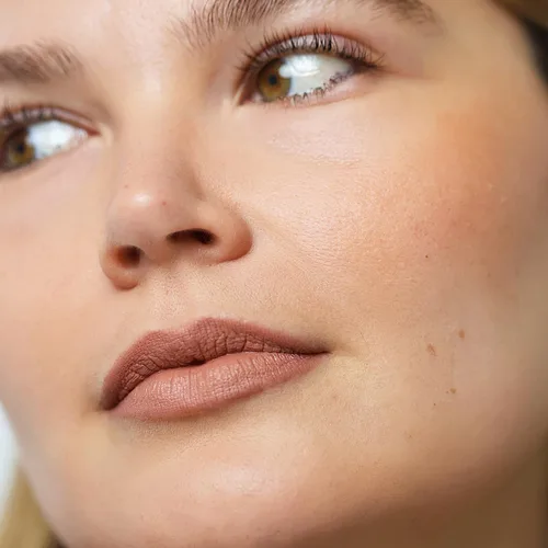 Vista 4 de Ere Perez - Color de labios hidratante Coco Crayon (Aura, 0.01 oz 0.11 oz) Hidrata, protege, nutre, repara, natural, cremoso, lápiz labial