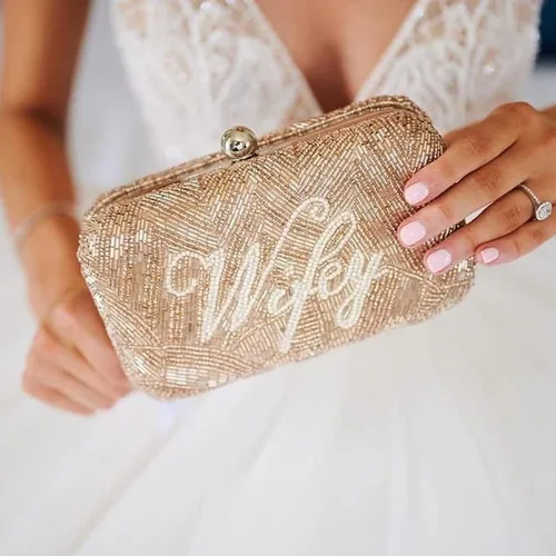 Vista 4 de Wifey Script - Bolso de novia con cuentas, color champán, Champán