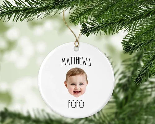 Vista 3 de Adorno de foto para bebé, divertido regalo Popo, adorno personalizado para cara de bebé, impreso en un lado
