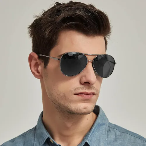 Vista 6 de BOTPOV Gafas de sol de aviador para hombres y mujeres, polarizadas, protección UV400, lente espejada, marco de metal con bisagras de resorte..