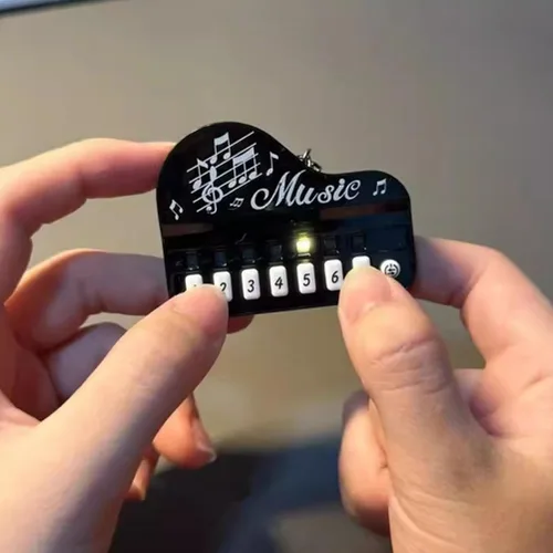 Vista 4 de LIFKOME Llavero colgante de piano, 2 piezas, llavero de teclado de piano, mini instrumento musical, colgante para decoración de mochila y bolso
