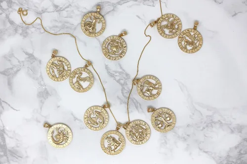 Vista 8 de CaliRoseJewelry Collar con colgante del zodiaco de oro amarillo de 10 quilates