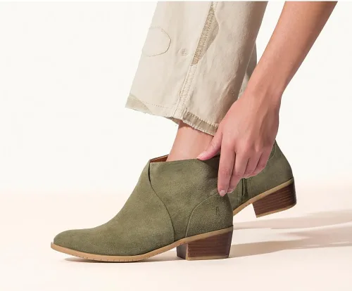 Vista 2 de Hush Puppies Botines Sienna para mujer gamuza oliva