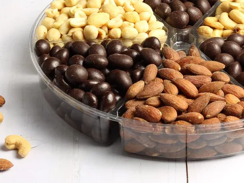 Vista 6 de It's Delish - Bandeja de regalo grande de chocolate gourmet y nueces saladas, 6 puntos, caja de regalo para fiestas, eventos, día del padre, día