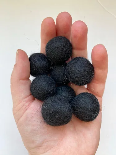 Vista 2 de 2.5 cm handmade felt balls - Bulk Quantity: 50 - Halloween Colors: Pumpkin, Orange, Lime, White, Black - 100% Wool Poms for Crafting, Garland