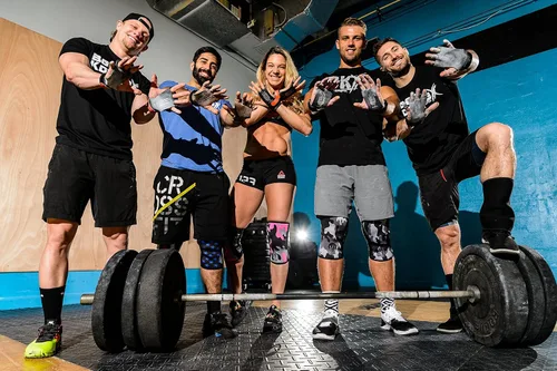Vista 4 de Bear KompleX - Manoplas de agarre de cuero de 3 agujeros para entrenamientos, dominadas, levantamiento de pesas, gimnasia WOD, agarres de palma
