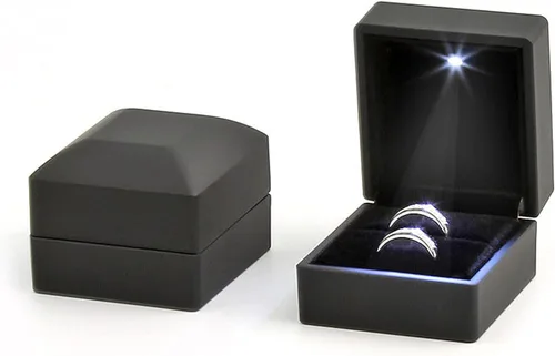 Vista 5 de Anillo de pareja de dos tonos de acero inoxidable personalizado grabado gratis - Ships from USA